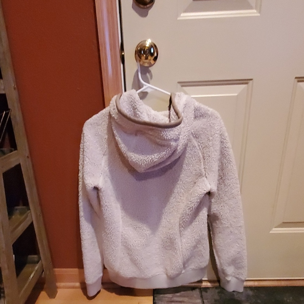 North Face extra warm hoodie - Picture 3 of 3